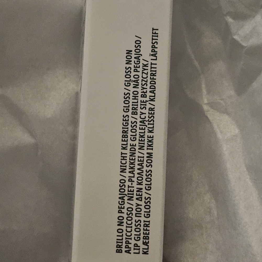 MAC Cosmetics Lipglass in Vibrant Red - Picture 12 of 13